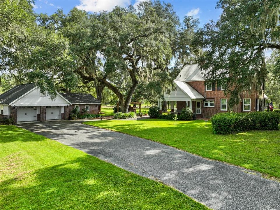 For Sale: $749,900 (3 beds, 2 baths, 2305 Square Feet)