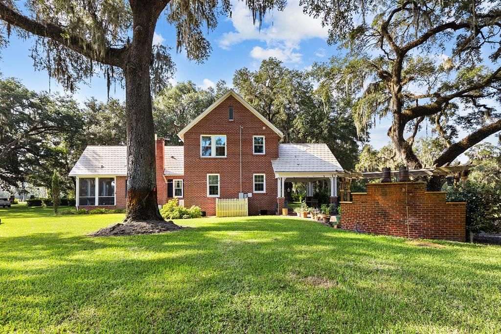 For Sale: $749,900 (3 beds, 2 baths, 2305 Square Feet)