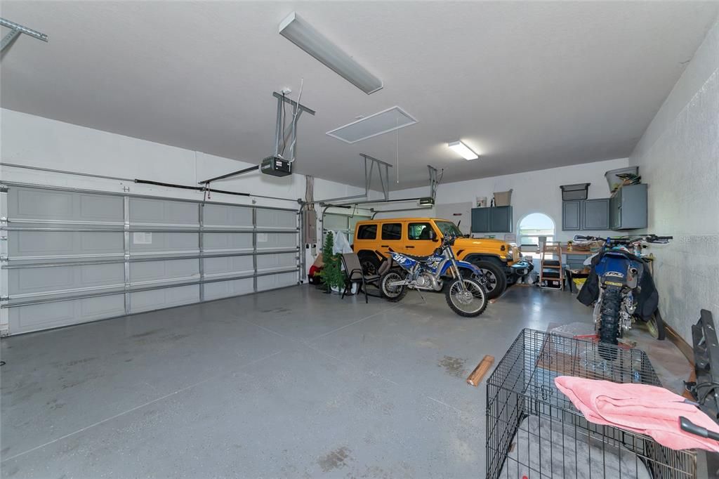 Very Large 3 car garage