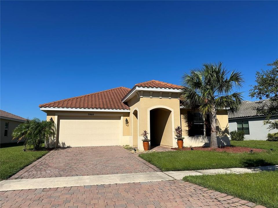 For Sale: $499,900 (4 beds, 2 baths, 2138 Square Feet)