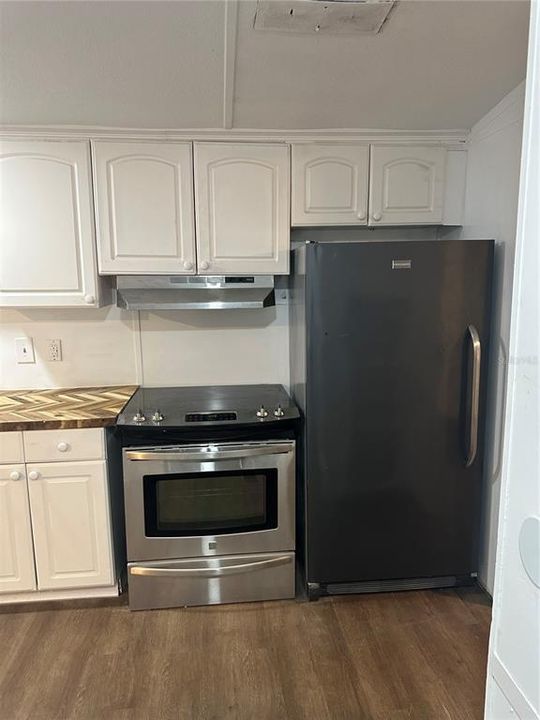 For Sale: $208,000 (2 beds, 2 baths, 840 Square Feet)