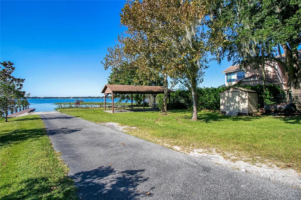 Community Lake Lot on Lake Conway