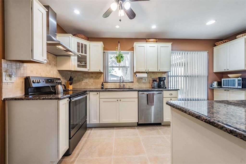 For Sale: $439,900 (3 beds, 2 baths, 1539 Square Feet)