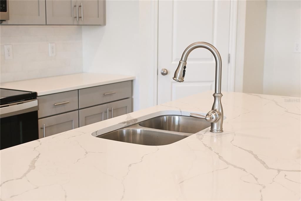 Kitchen - Quartz Island