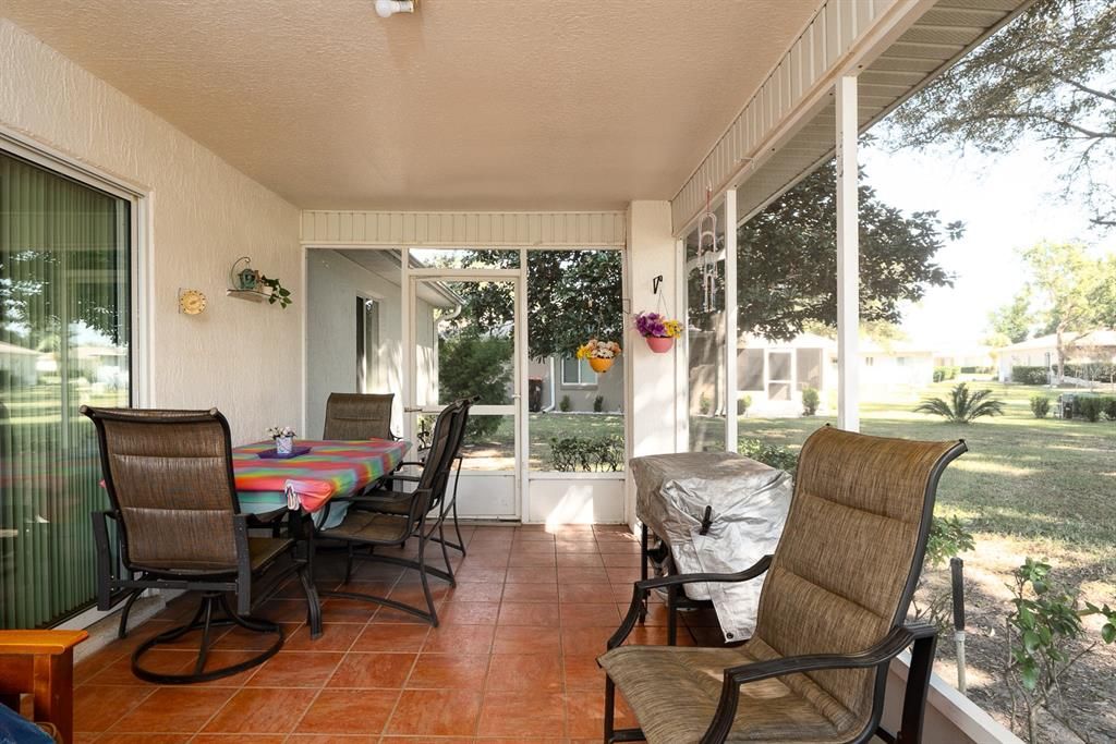 For Sale: $250,000 (3 beds, 3 baths, 1568 Square Feet)