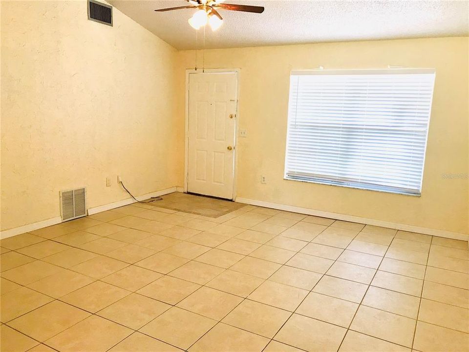 Big Living Room with Ceiling Fan/light