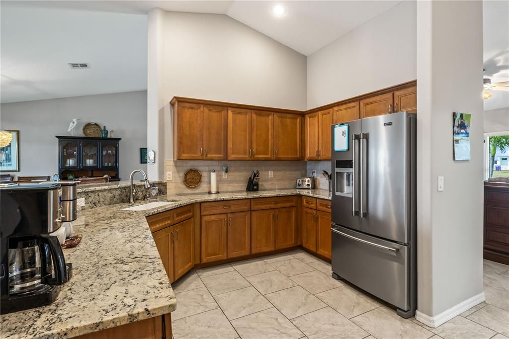 This is a cooks dream - a spacious kitchen.