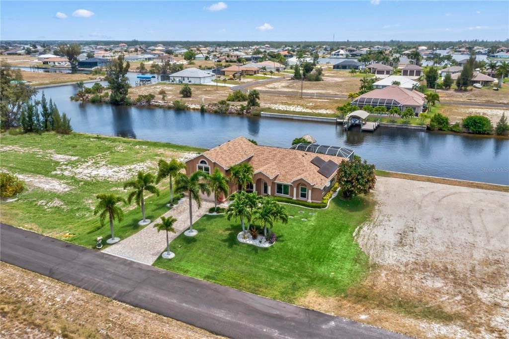 A Very well-manicured home, ready for you!