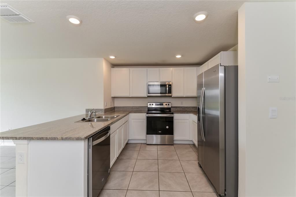 For Rent: $2,399 (3 beds, 2 baths, 1510 Square Feet)