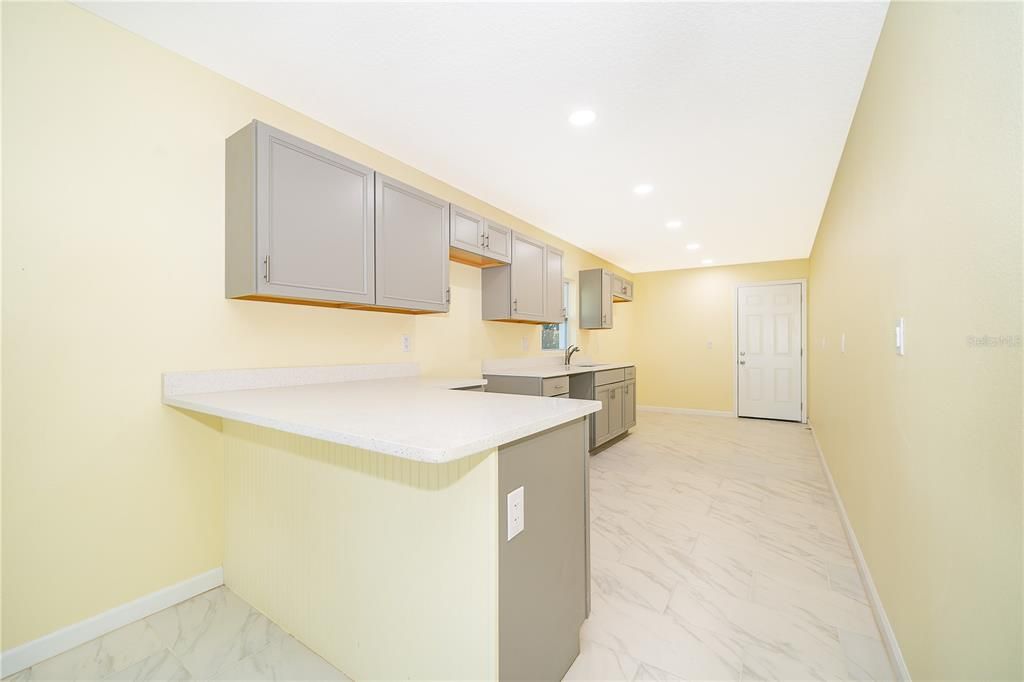 For Sale: $325,000 (3 beds, 2 baths, 1398 Square Feet)