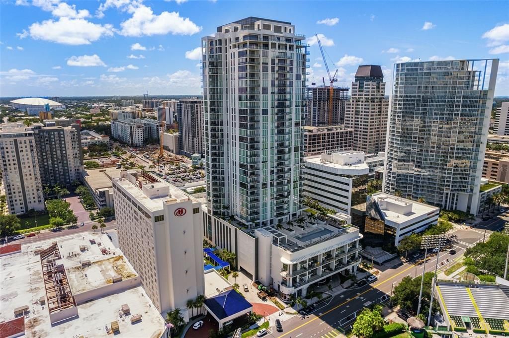 For Sale: $1,550,000 (2 beds, 2 baths, 1663 Square Feet)