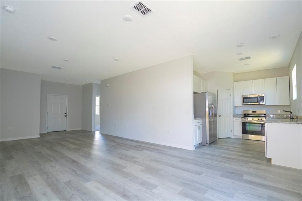 For Sale: $309,990 (3 beds, 2 baths, 1200 Square Feet)