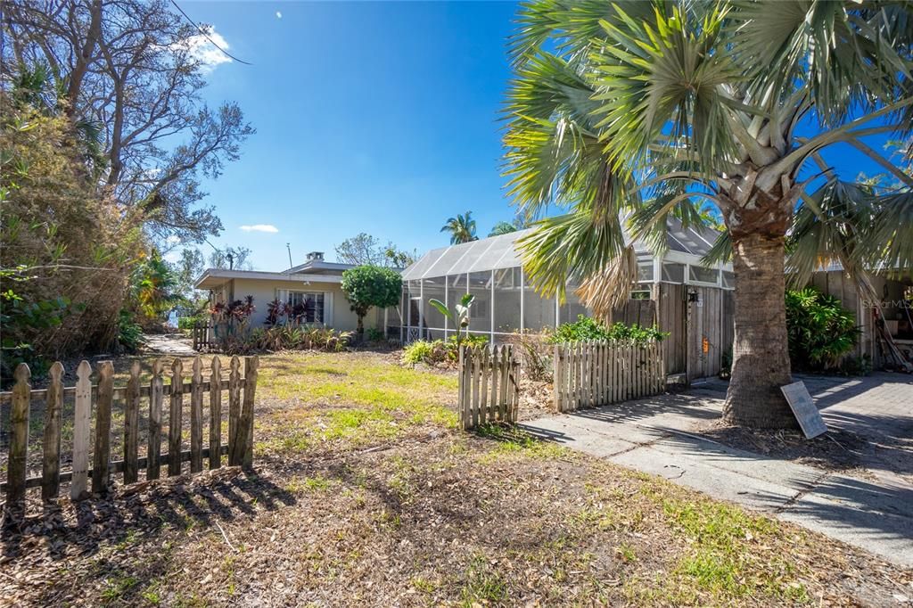 For Sale: $2,000,000 (3 beds, 2 baths, 1839 Square Feet)