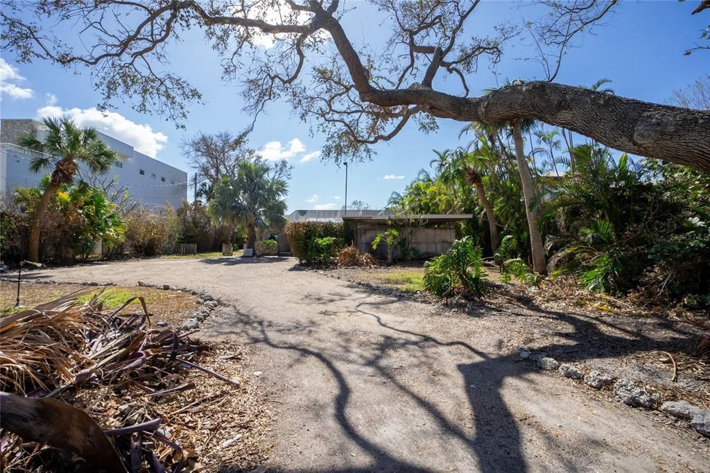 For Sale: $2,000,000 (3 beds, 2 baths, 1839 Square Feet)