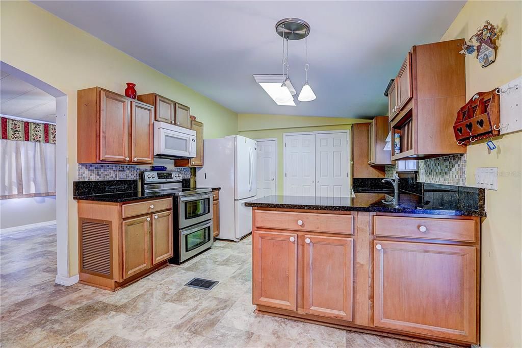 For Sale: $145,000 (2 beds, 2 baths, 1344 Square Feet)