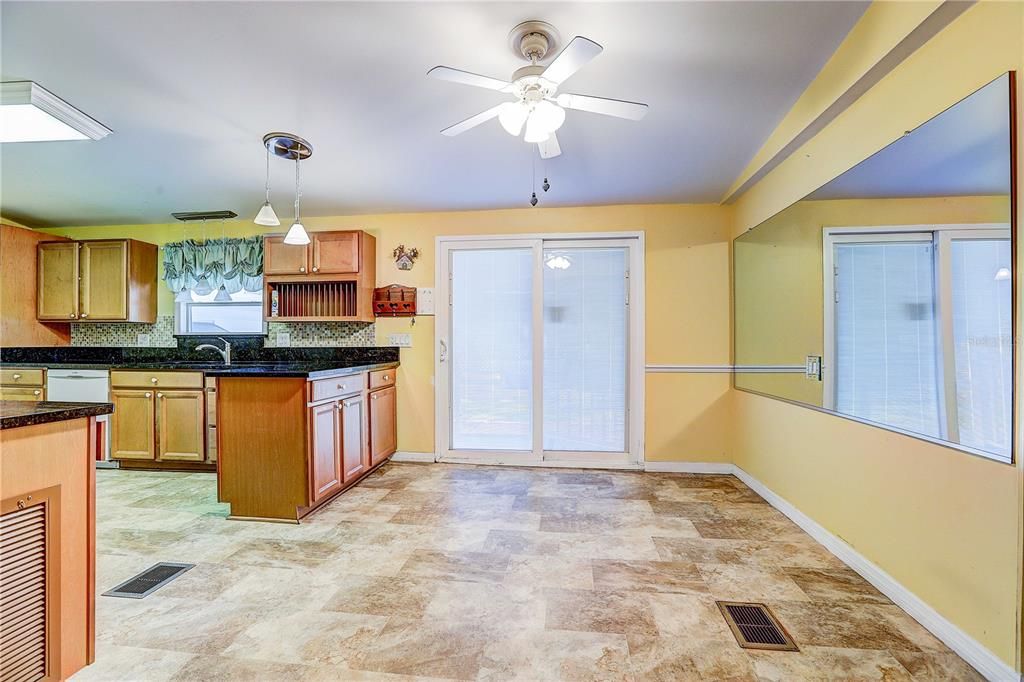 For Sale: $145,000 (2 beds, 2 baths, 1344 Square Feet)