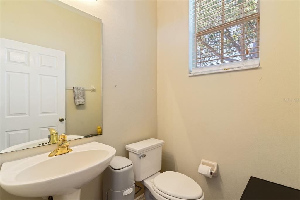 For Sale: $375,000 (2 beds, 2 baths, 1110 Square Feet)