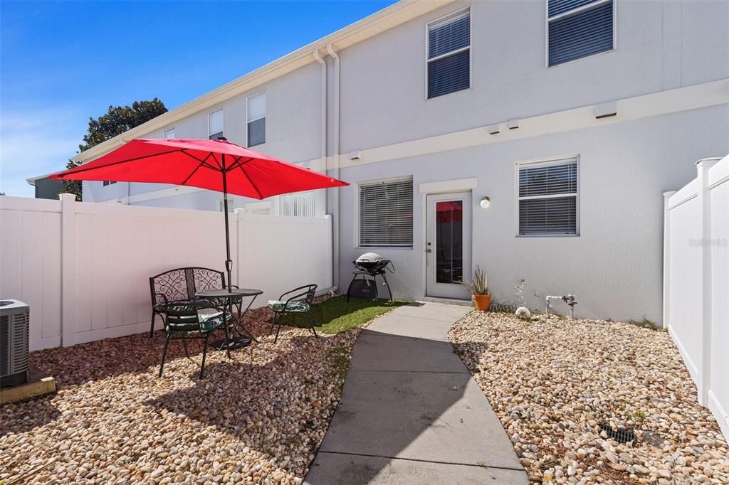 For Sale: $375,000 (2 beds, 2 baths, 1110 Square Feet)