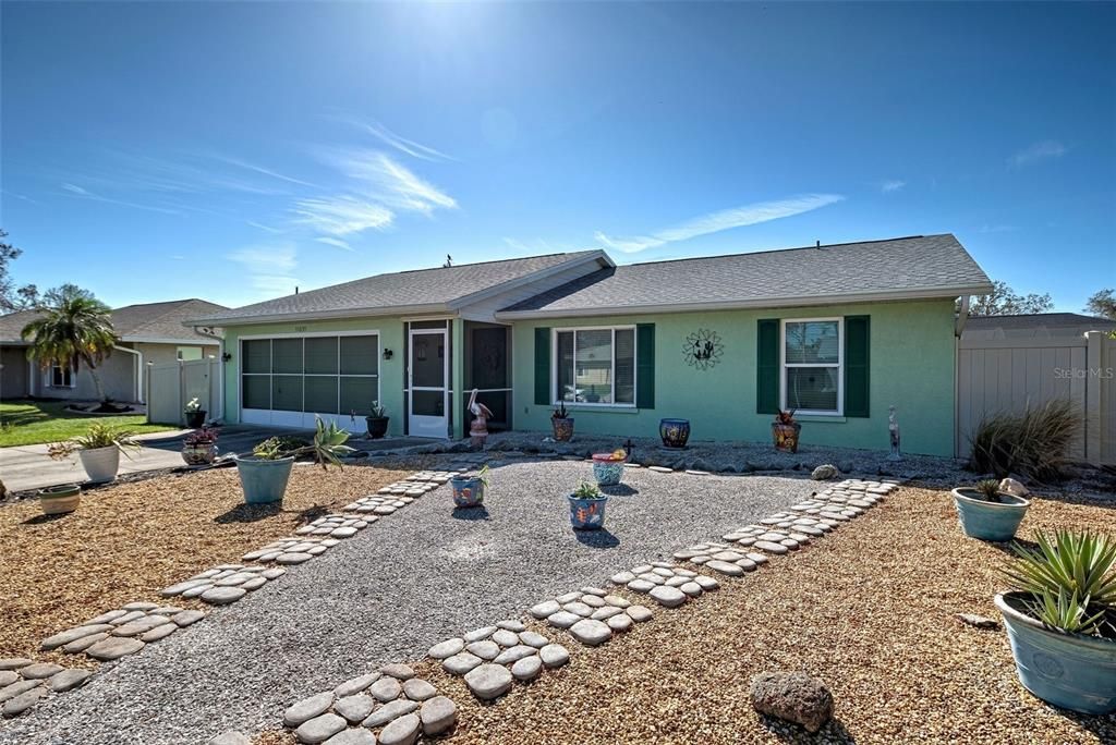 For Sale: $279,900 (3 beds, 2 baths, 1200 Square Feet)