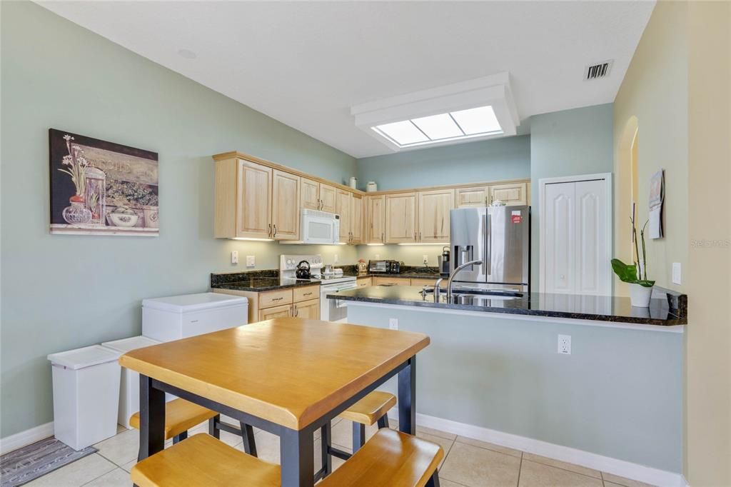 Kitchen & Breakfast Nook