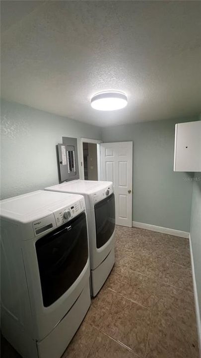 For Rent: $1,999 (2 beds, 1 baths, 94 Square Feet)