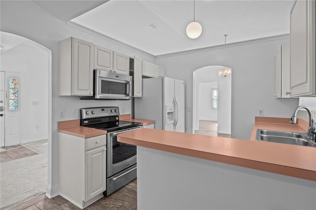 For Sale: $374,800 (3 beds, 2 baths, 1524 Square Feet)