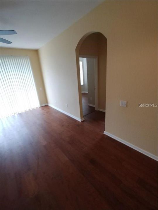 For Rent: $1,900 (3 beds, 2 baths, 1208 Square Feet)