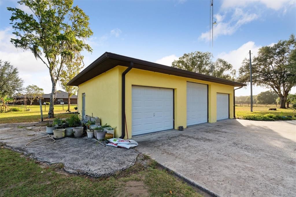 Detached 3 stall garage