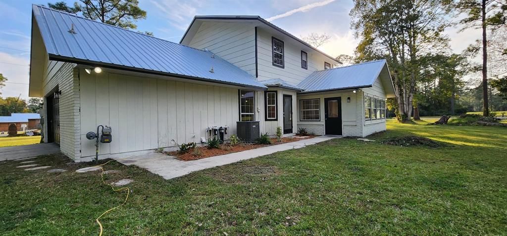 For Sale: $515,000 (3 beds, 3 baths, 2420 Square Feet)