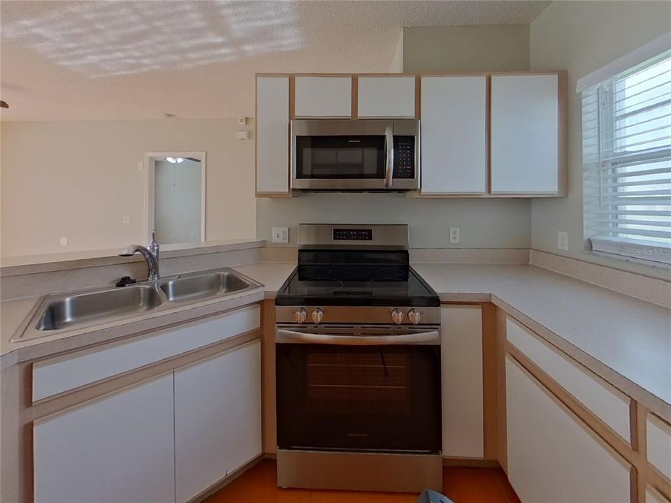 For Rent: $1,489 (3 beds, 2 baths, 1051 Square Feet)