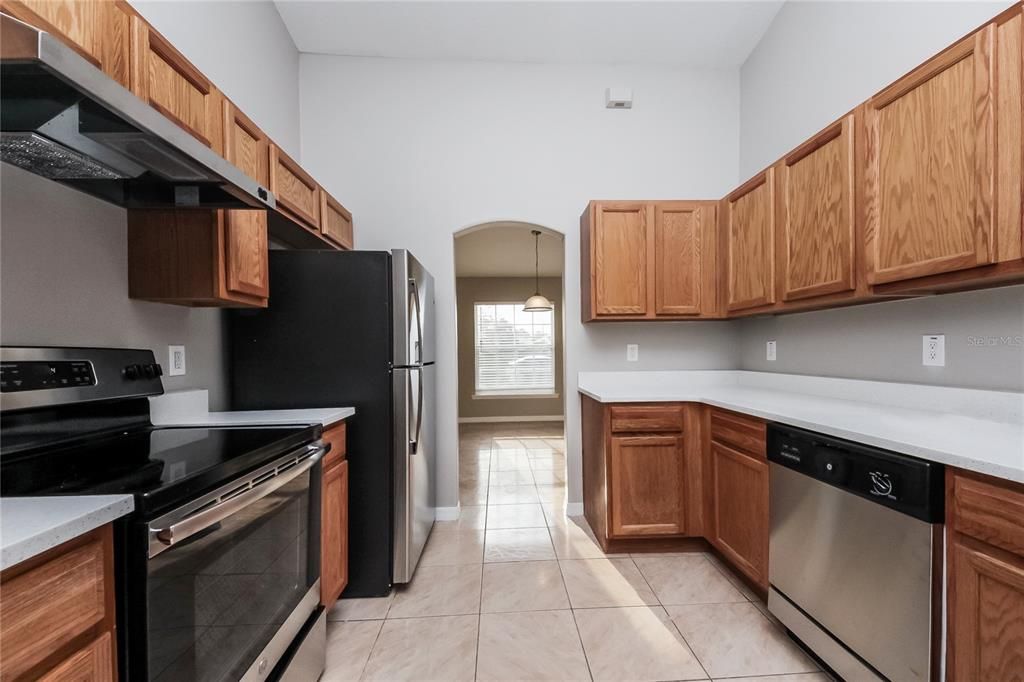 For Rent: $1,925 (4 beds, 2 baths, 1574 Square Feet)