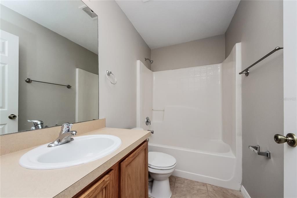 For Rent: $1,925 (4 beds, 2 baths, 1574 Square Feet)