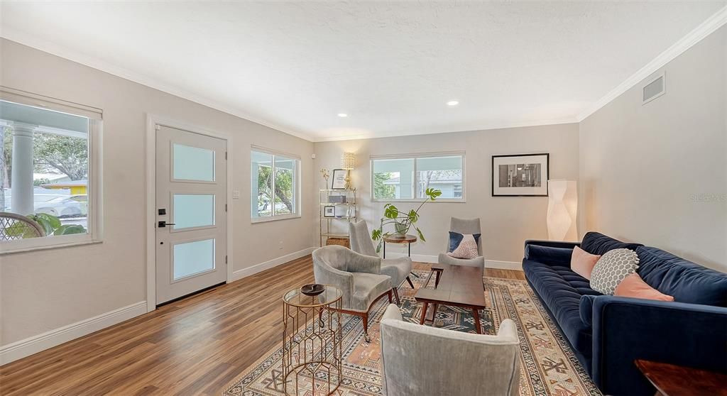 Active With Contract: $699,000 (3 beds, 3 baths, 1859 Square Feet)