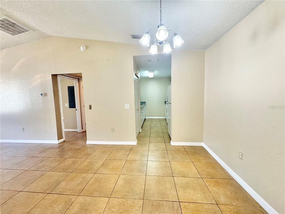 For Rent: $1,150 (1 beds, 1 baths, 648 Square Feet)