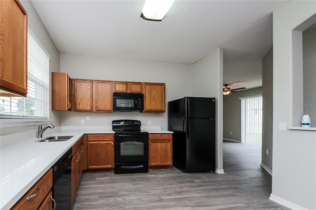 For Rent: $1,960 (4 beds, 2 baths, 1642 Square Feet)