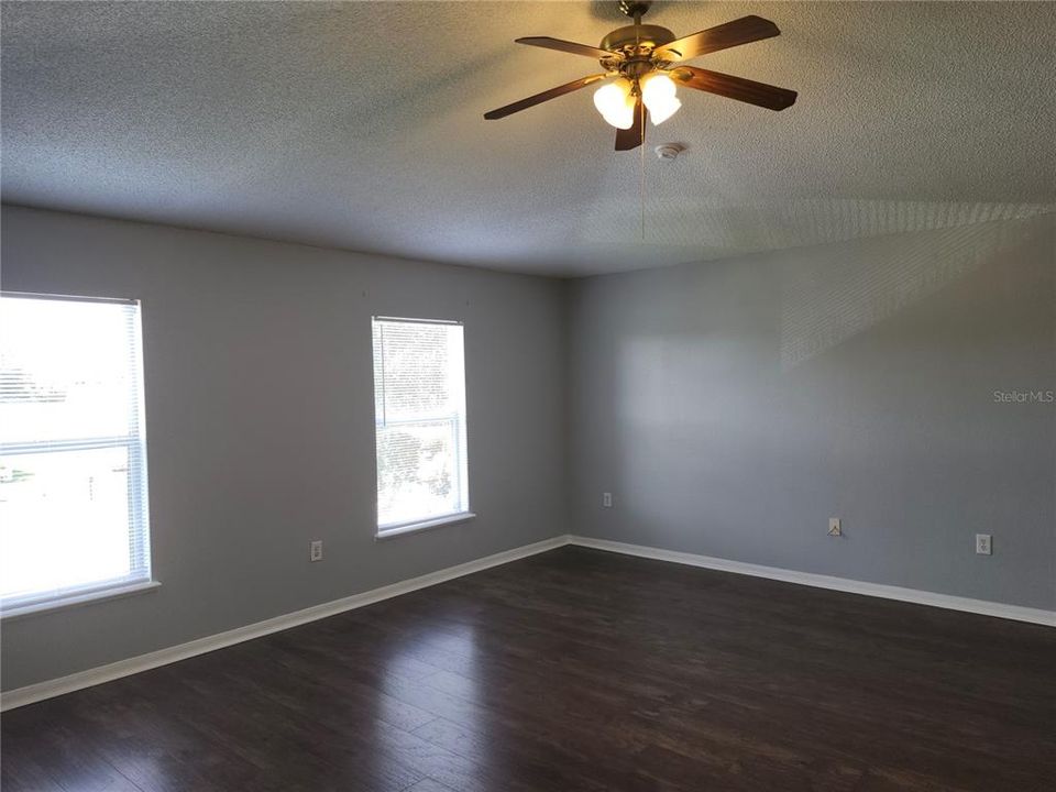 For Rent: $2,200 (4 beds, 2 baths, 2844 Square Feet)