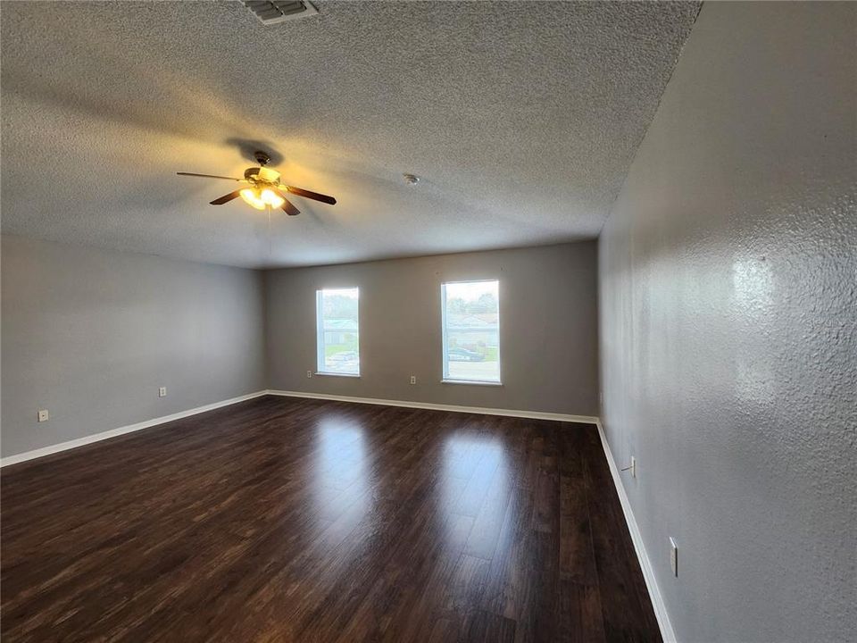 For Rent: $2,200 (4 beds, 2 baths, 2844 Square Feet)