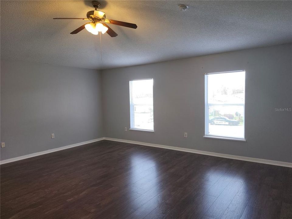 For Rent: $2,200 (4 beds, 2 baths, 2844 Square Feet)