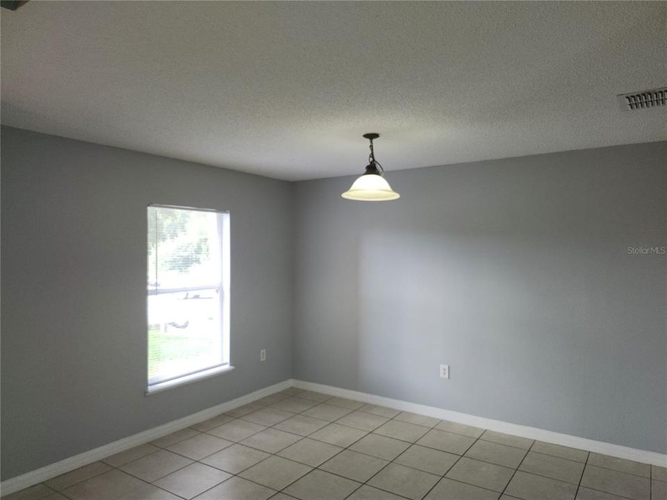 For Rent: $2,200 (4 beds, 2 baths, 2844 Square Feet)