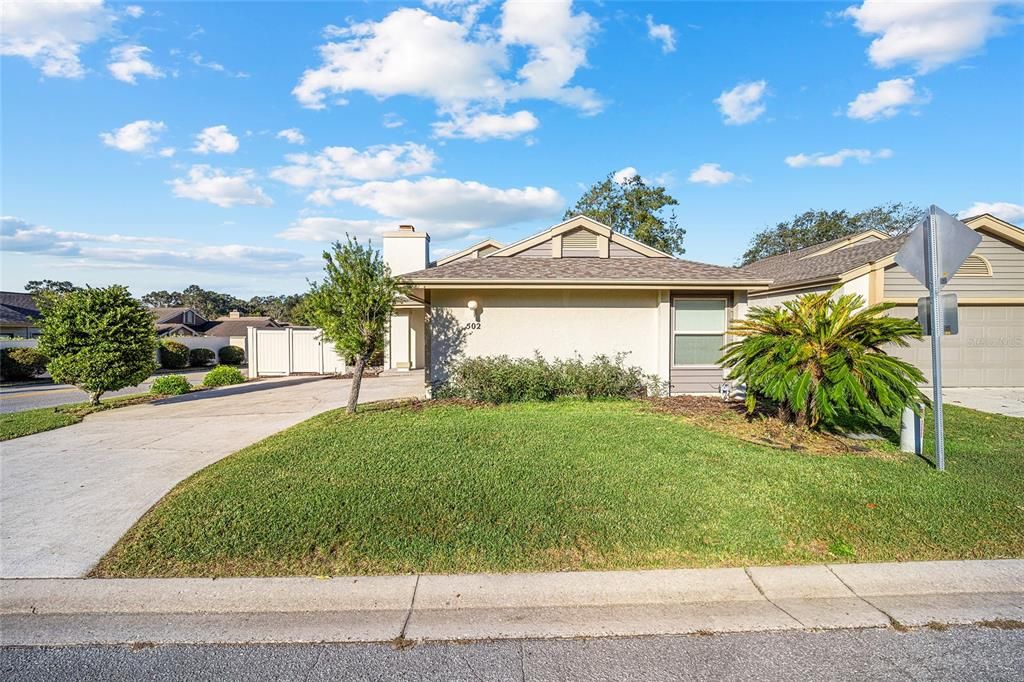 For Sale: $349,900 (3 beds, 2 baths, 1641 Square Feet)