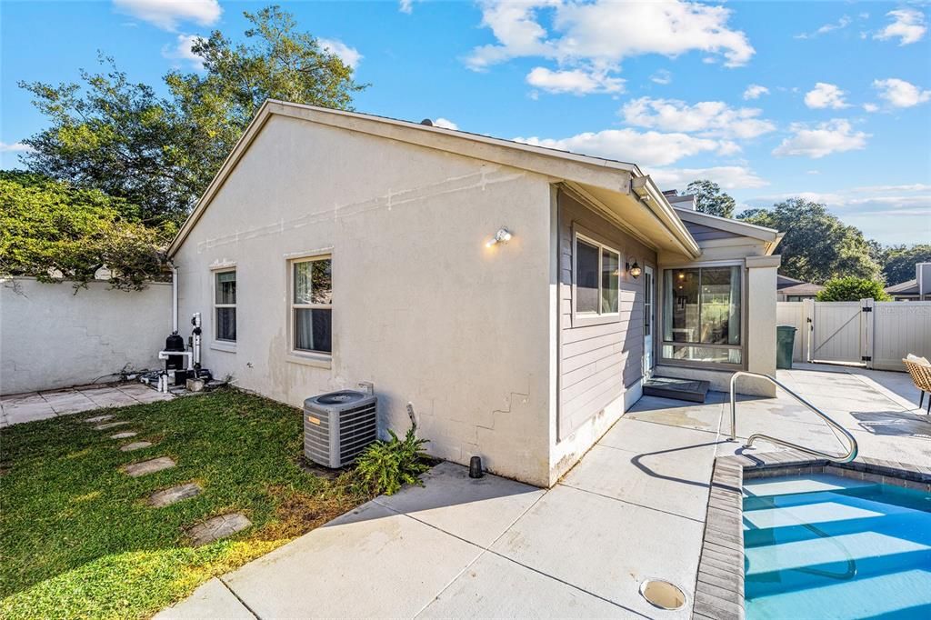 For Sale: $349,900 (3 beds, 2 baths, 1641 Square Feet)