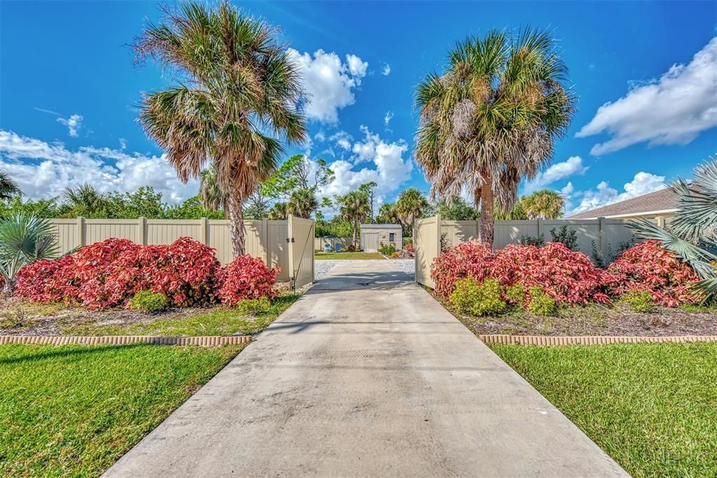 For Sale: $565,000 (3 beds, 2 baths, 1566 Square Feet)