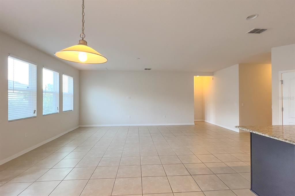 For Rent: $2,850 (4 beds, 2 baths, 2023 Square Feet)