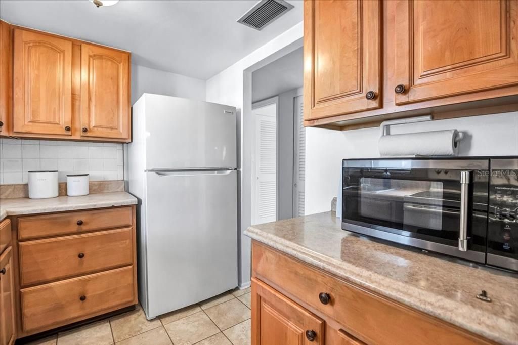 For Sale: $150,000 (2 beds, 2 baths, 910 Square Feet)