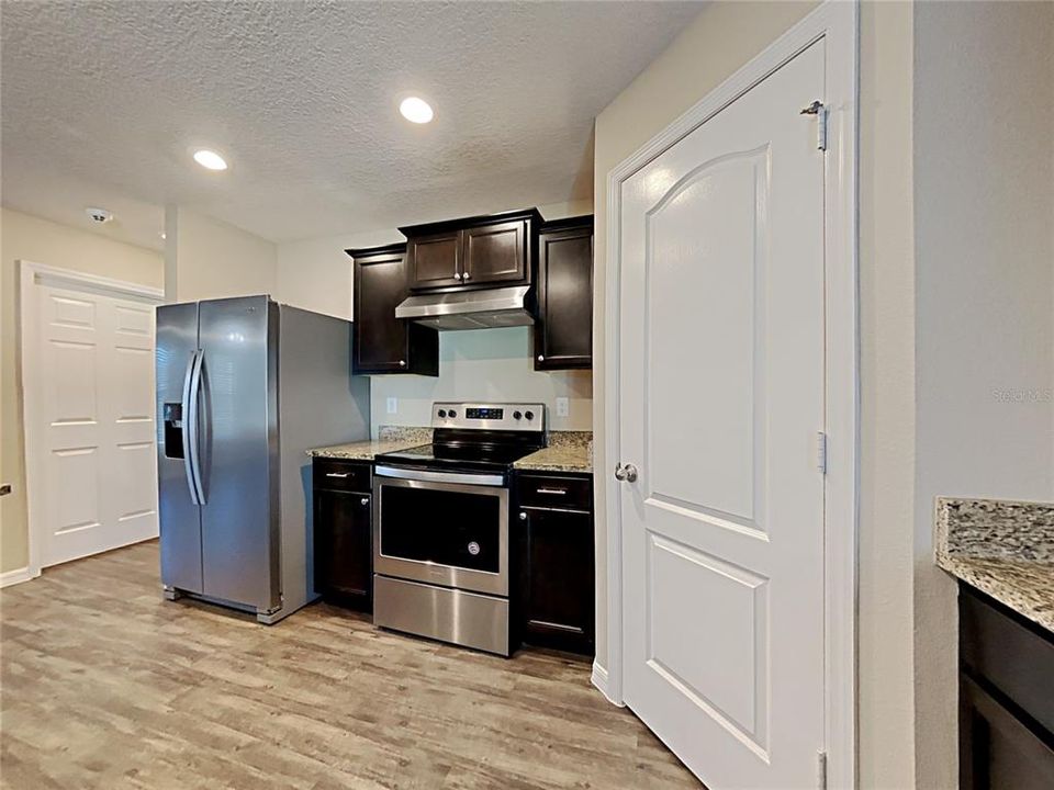 For Rent: $1,829 (3 beds, 2 baths, 1463 Square Feet)