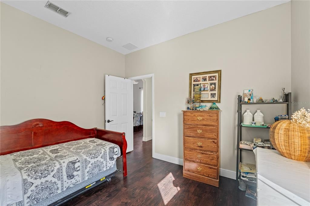 For Sale: $365,000 (3 beds, 2 baths, 1949 Square Feet)