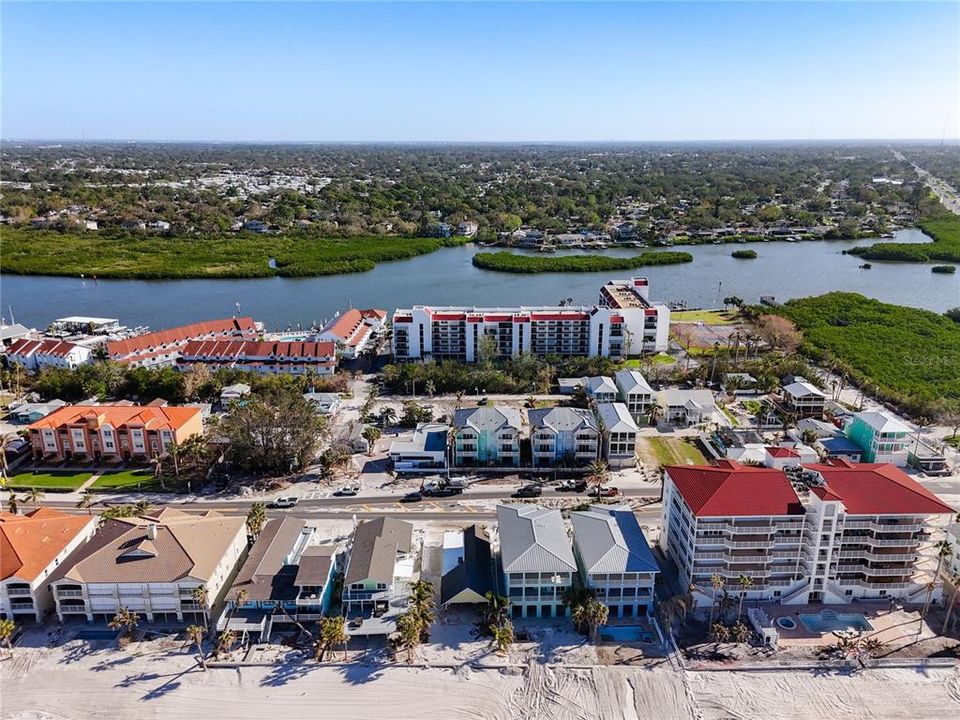 For Sale: $599,999 (2 beds, 2 baths, 1452 Square Feet)