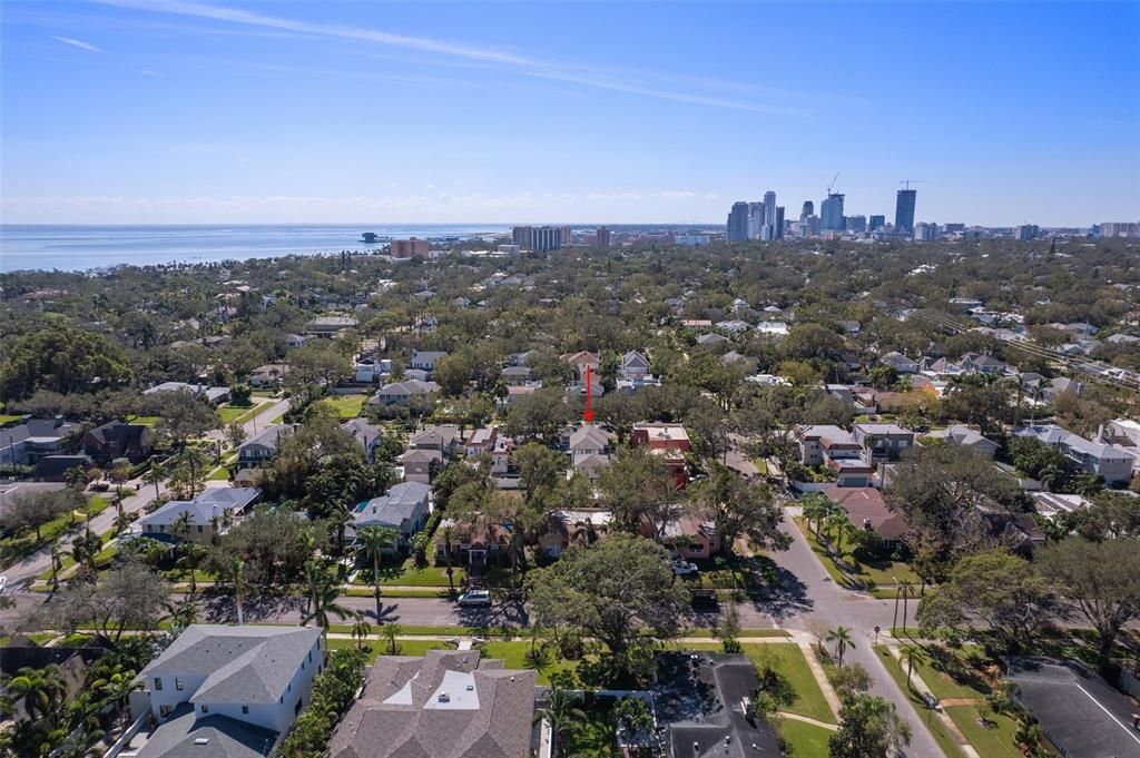 For Sale: $1,995,000 (4 beds, 2 baths, 3011 Square Feet)