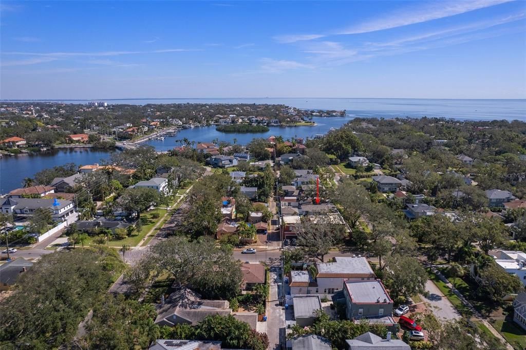 For Sale: $1,995,000 (4 beds, 2 baths, 3011 Square Feet)