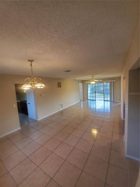 For Rent: $1,600 (2 beds, 2 baths, 1365 Square Feet)